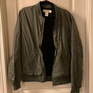 Men’s olive green bomber jacket size M